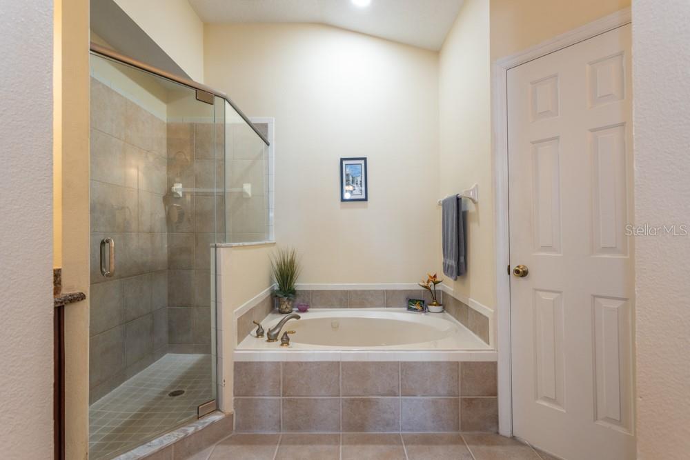 EAST HAMPTON - Residential