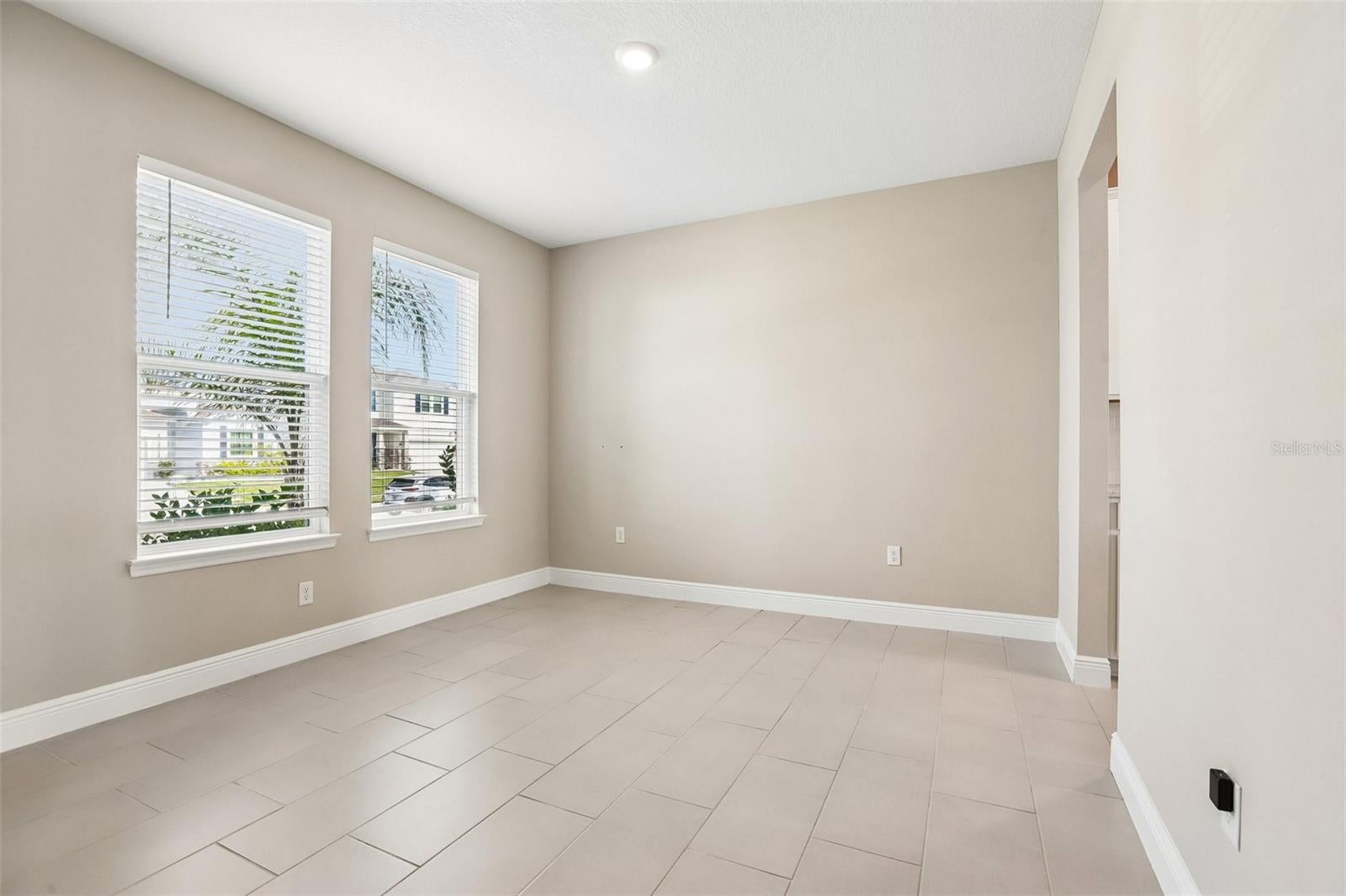 327 MANGROVE MANOR DRIVE