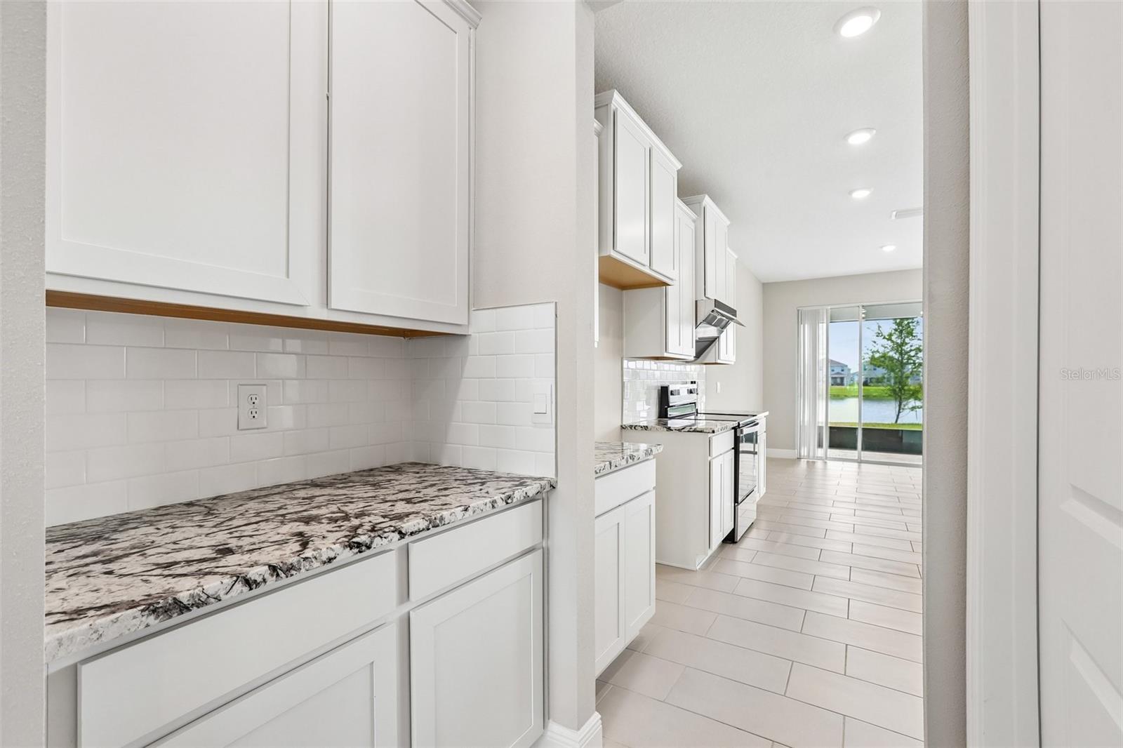 327 MANGROVE MANOR DRIVE