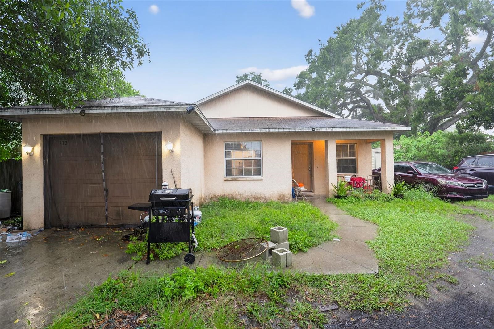 This beautiful property is located in a quiet neighborhood in the heart of Bradenton. Spacious floor plan
with tons of natural lighting. New water system and A/C installed. Also, this property is located near many
schools, restaurants and shopping centers. Do not miss this great opportunity to make this beautiful house your dream home!!!
New roof prior to closing.