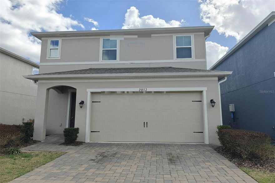 Furnished 4-bedroom home in San Sebastian Reserve, Apopka. Spacious 
open floor plan with abundant natural light, modern kitchen with 
ample cabinetry, and a landscaped backyard with patio space.
Quiet suburban setting near local amenities, shopping, and major 
routes.

fully furnished
Minimum 2-year initial lease, 12-month renewals available