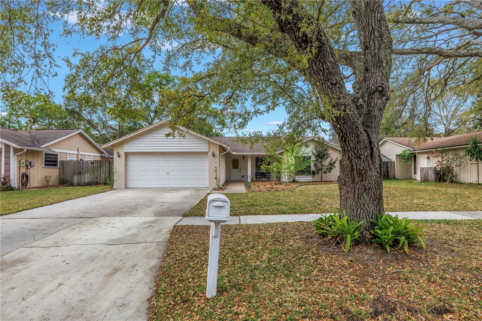 4806 COUNTRY HILLS DRIVE