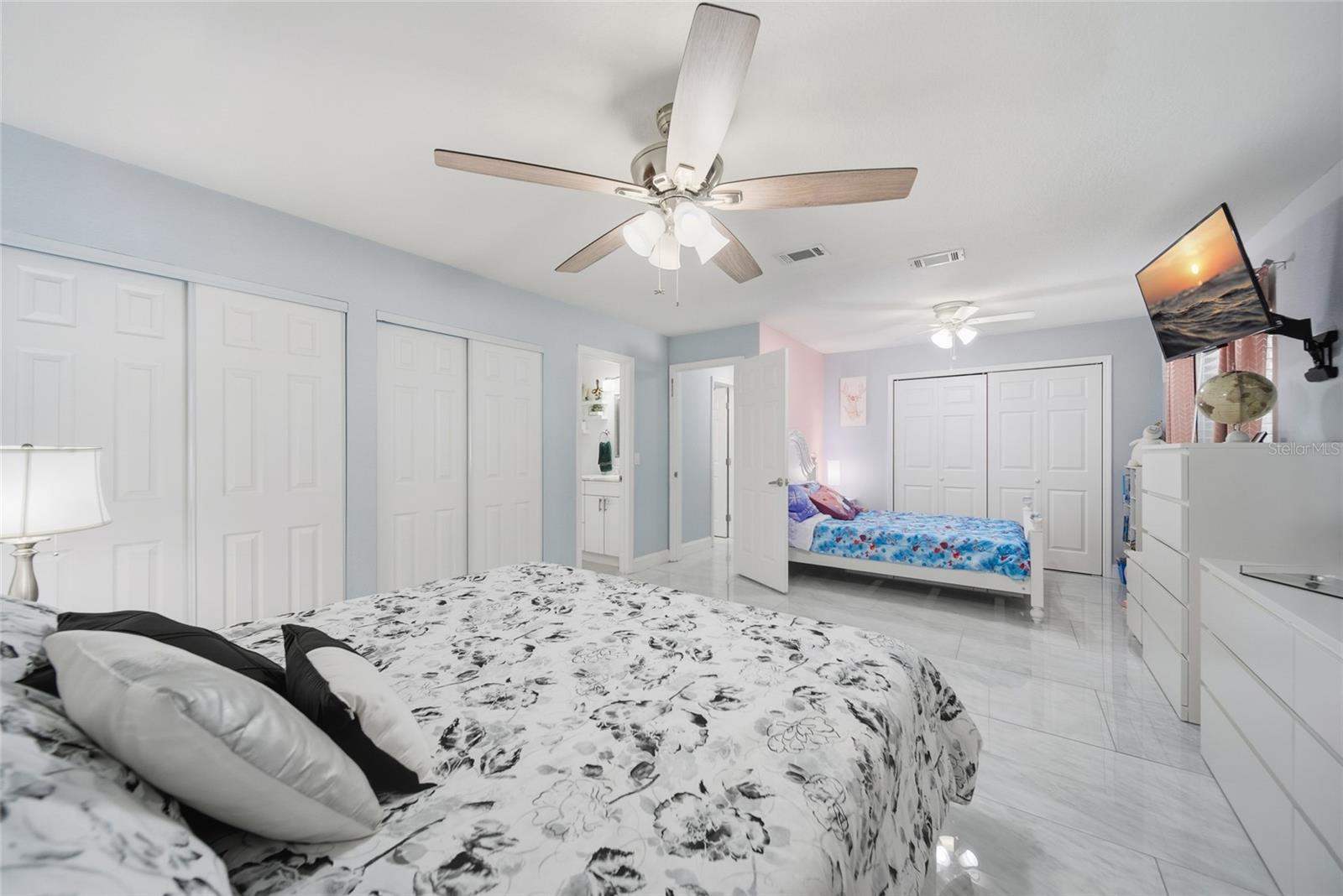 COUNTRY RUN UNIT II - Residential