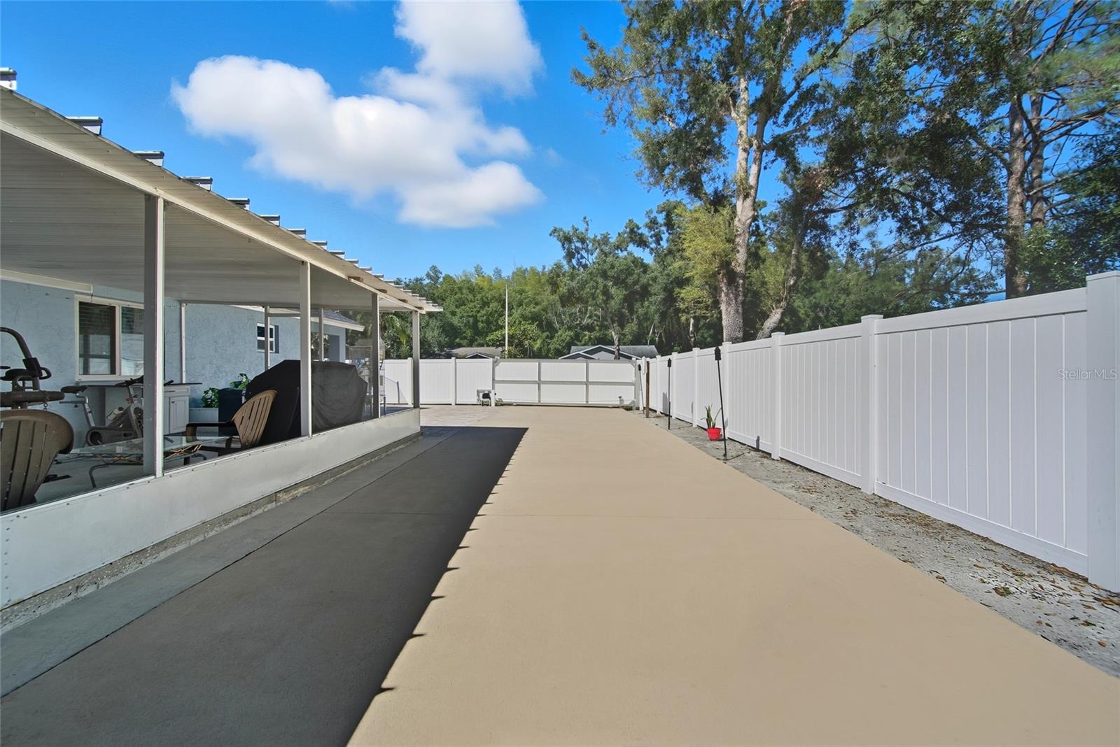 COUNTRY RUN UNIT II - Residential