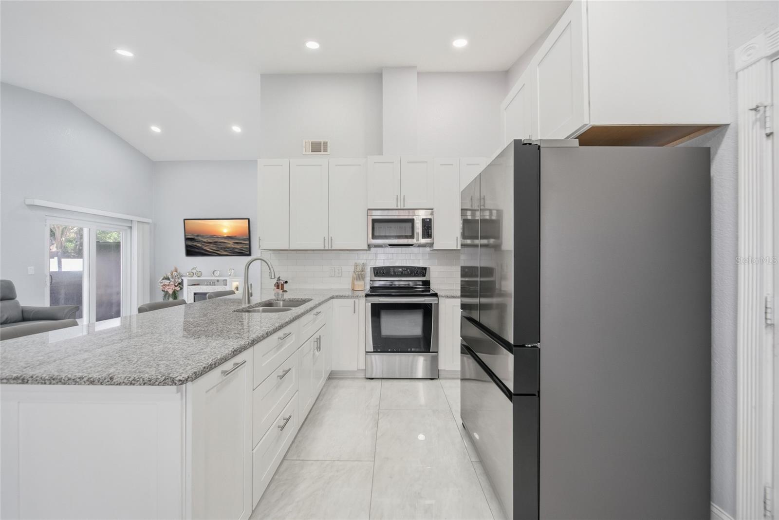 COUNTRY RUN UNIT II - Residential