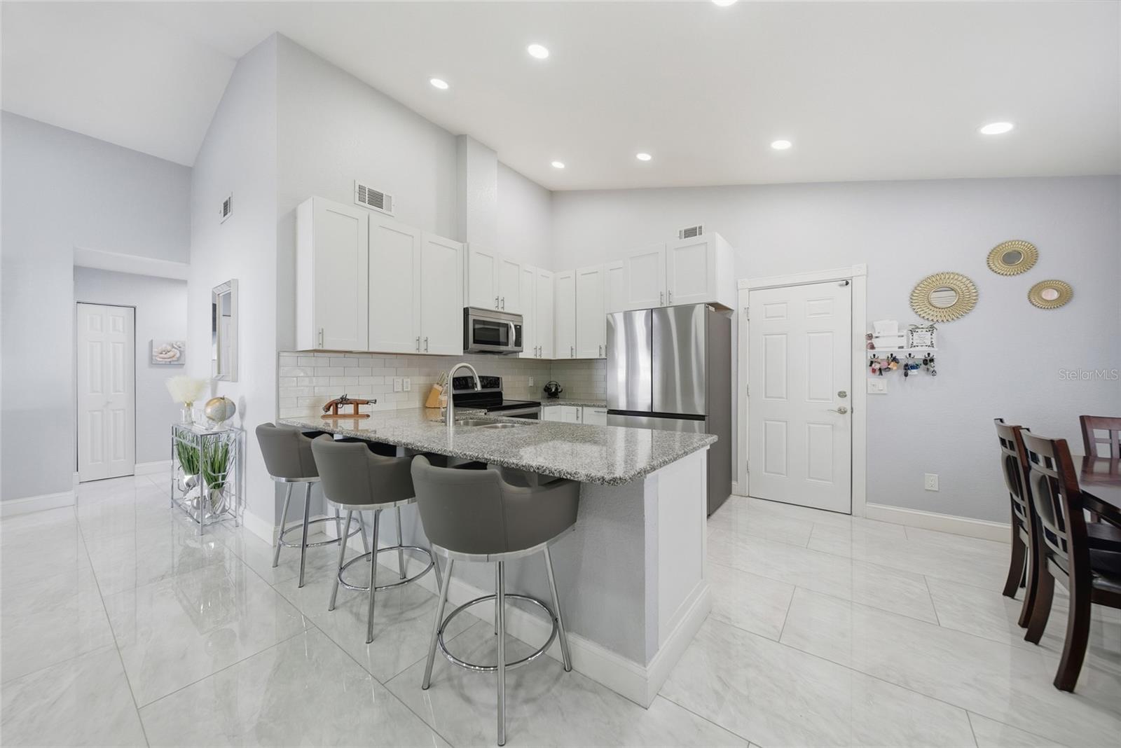 COUNTRY RUN UNIT II - Residential