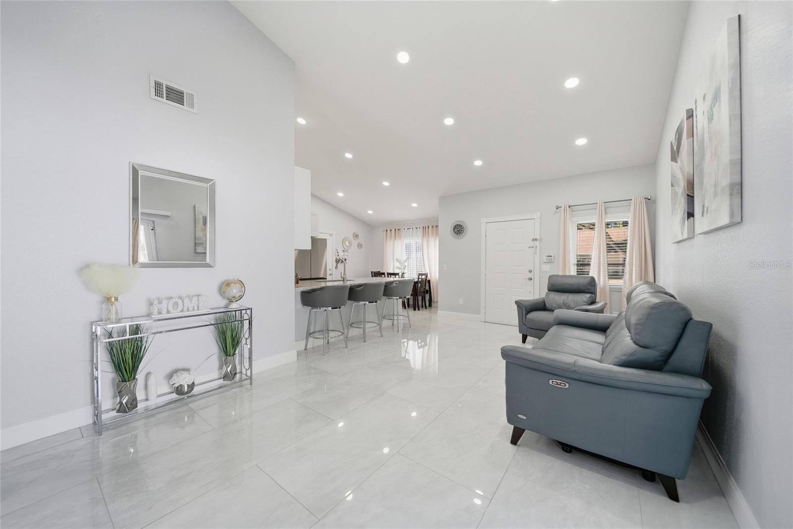 COUNTRY RUN UNIT II - Residential