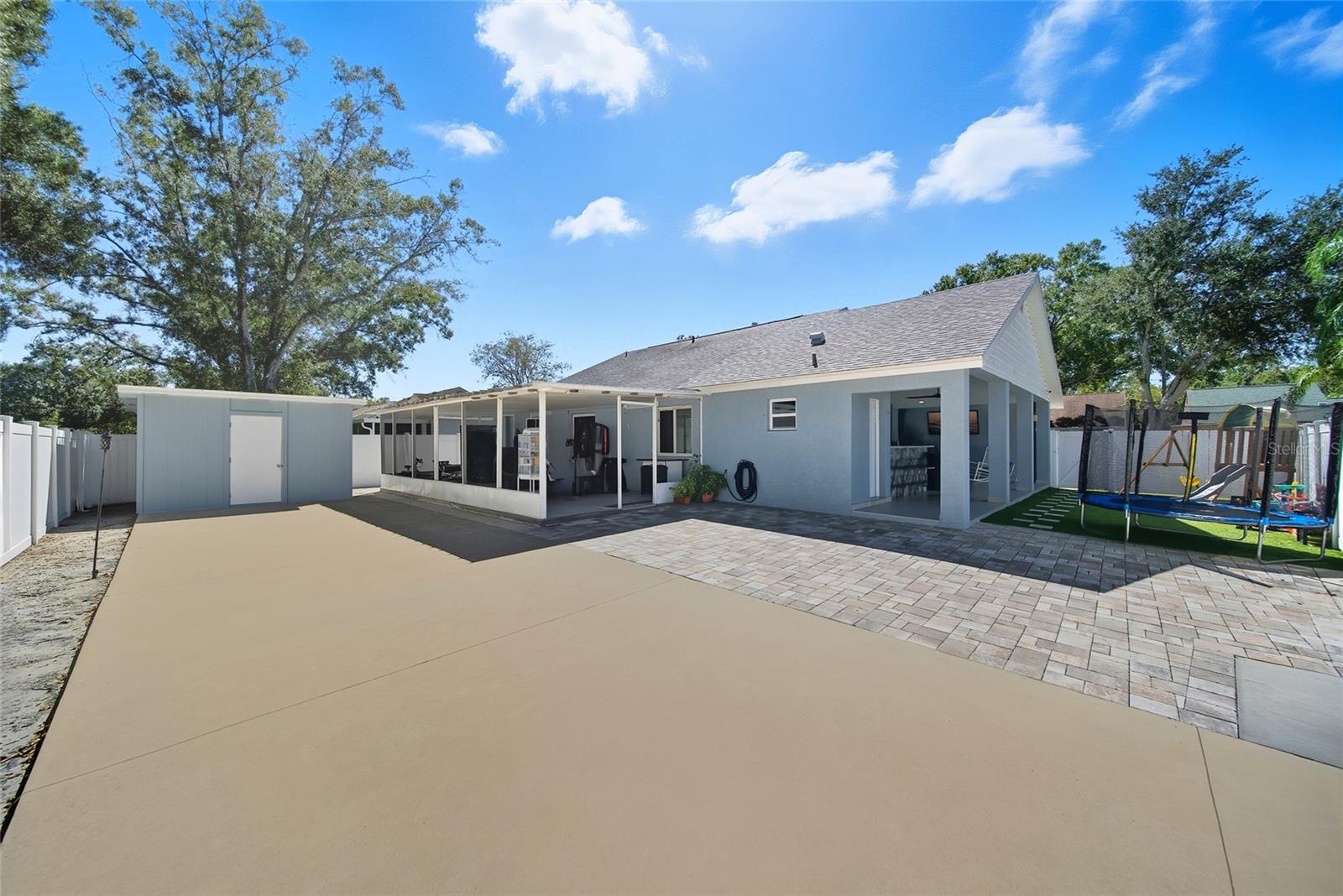COUNTRY RUN UNIT II - Residential