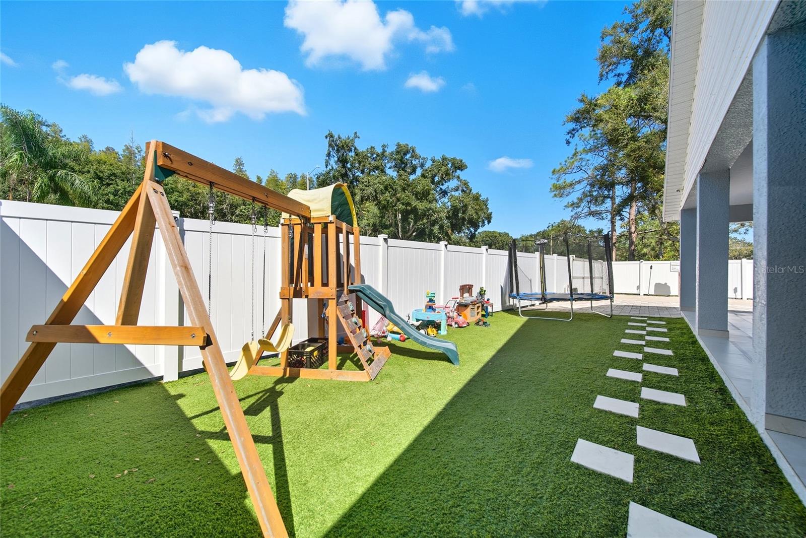 COUNTRY RUN UNIT II - Residential