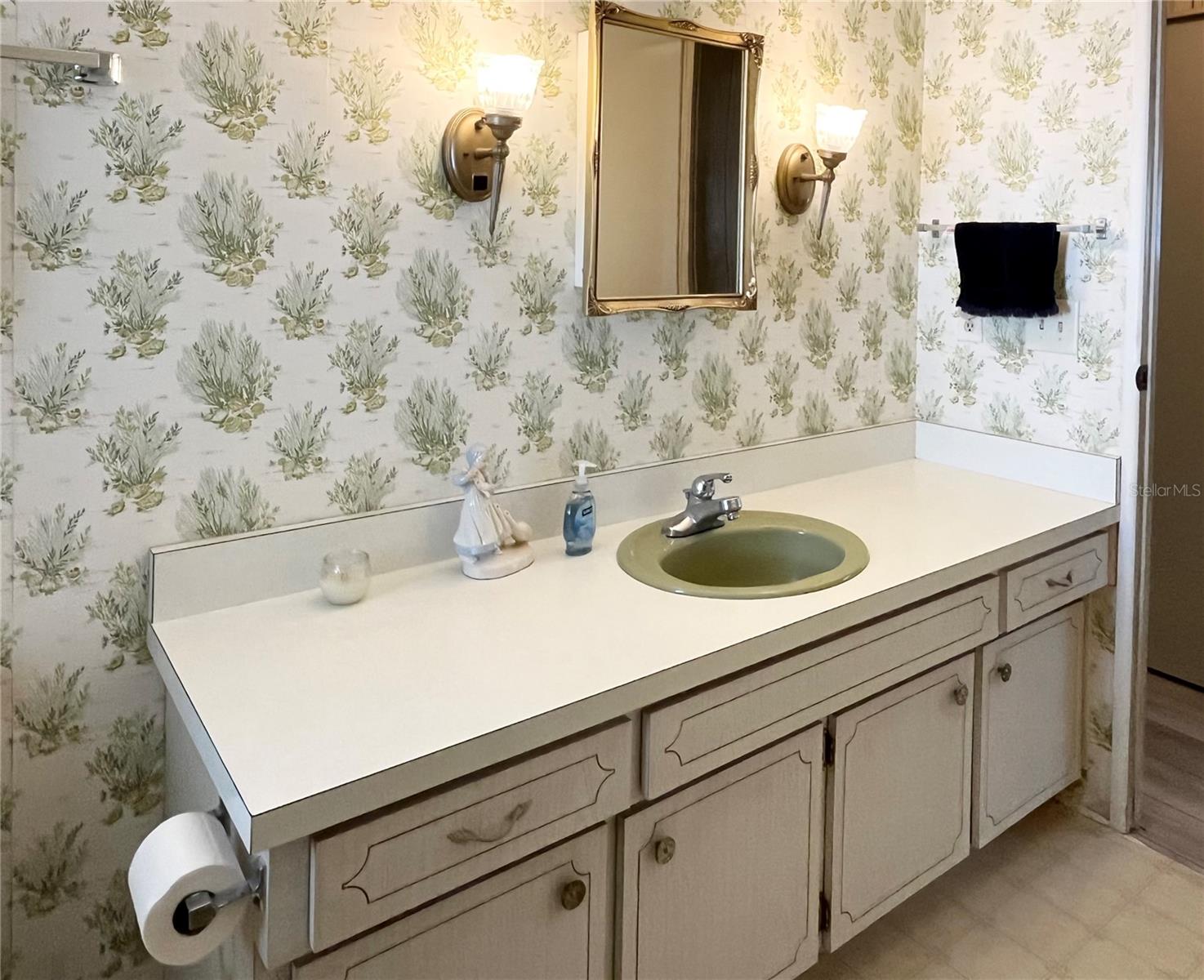 OAKWOOD MANOR - Residential