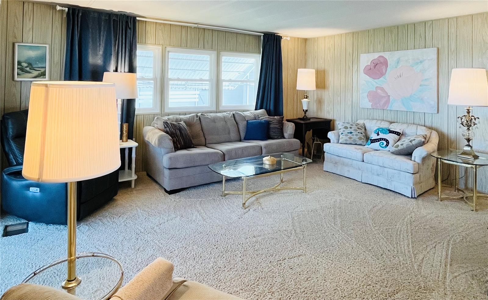 OAKWOOD MANOR - Residential