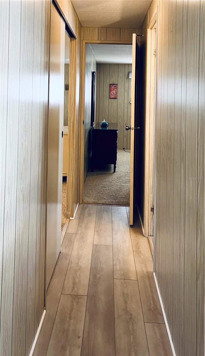 OAKWOOD MANOR - Residential