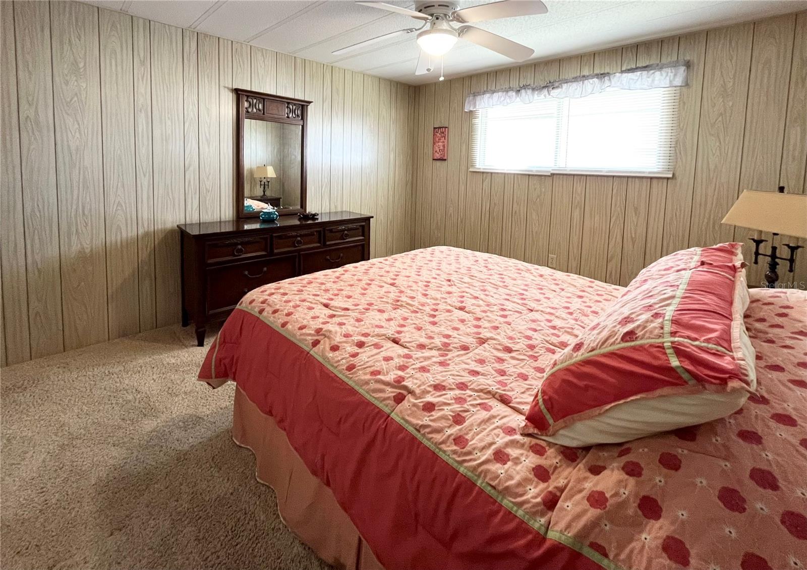 OAKWOOD MANOR - Residential