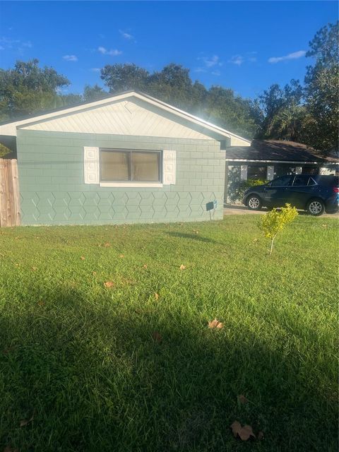 Photo of 5643 Satel Drive, Orlando, FL 32810 (MLS # A4670314) Photo of 5643 Satel Drive, Orlando, FL 32810 (MLS # A4670314)