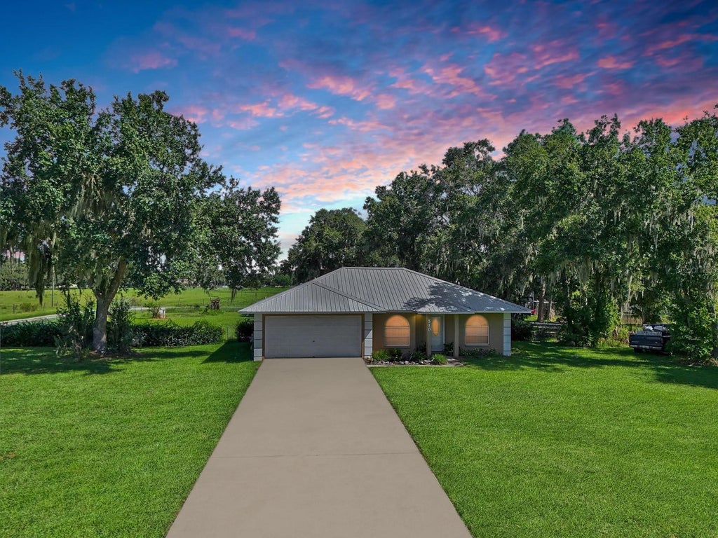 Photo of 510 Cloverleaf Drive, Lithia, FL 33547 (MLS # TB8541400)