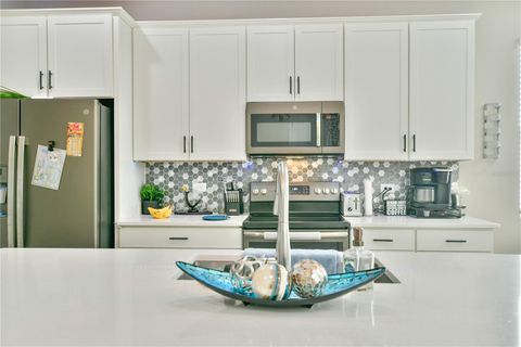 Tiny photo for 309 Irving Bend Drive, Groveland, FL 34736 (MLS # G5109022)