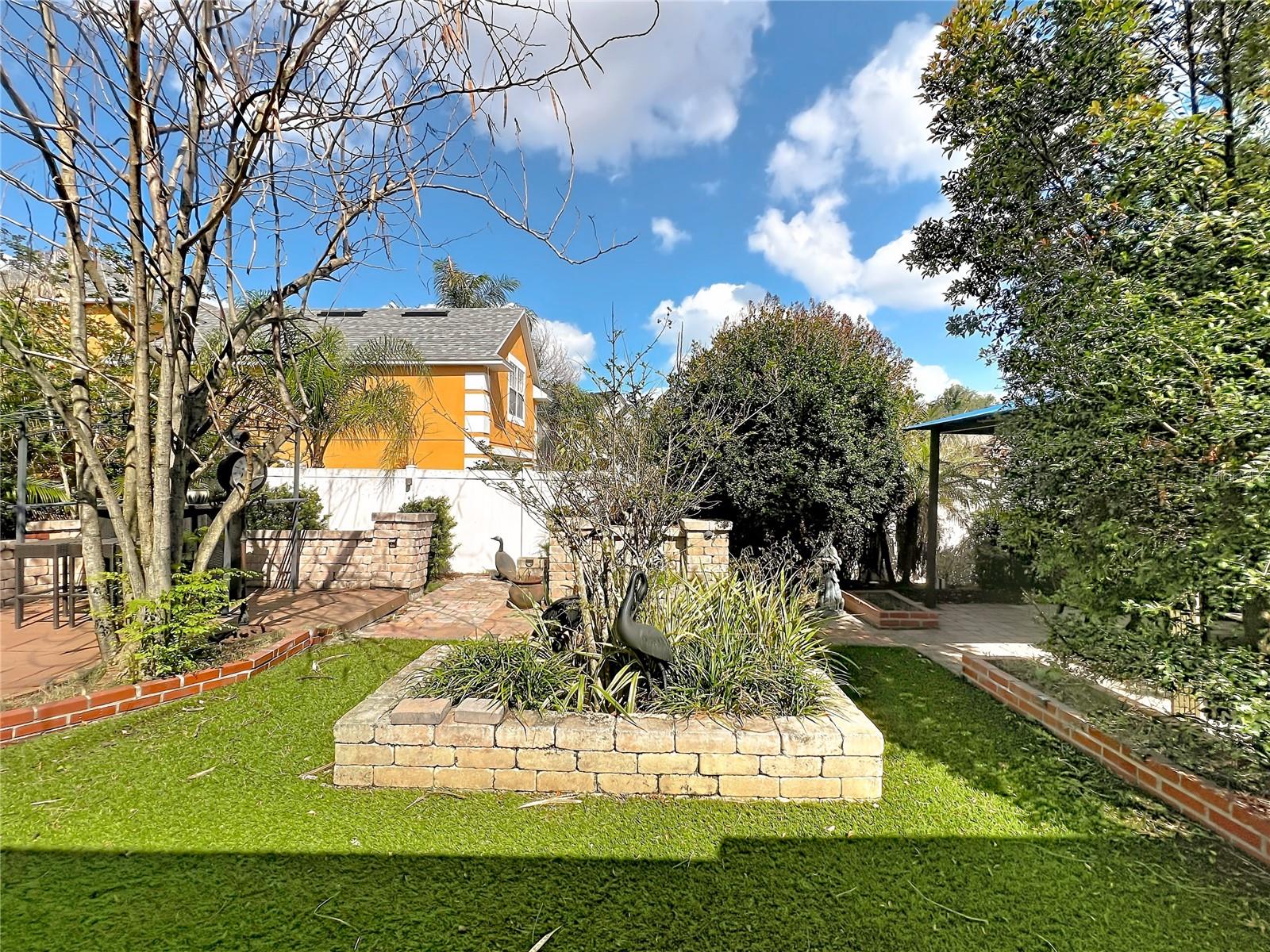 VINEYARDS SUB - Residential