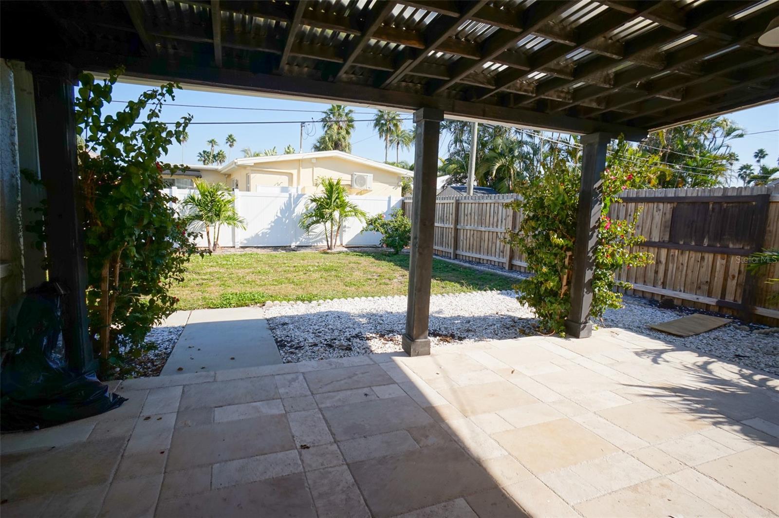 MANDALAY SUB - Residential Lease