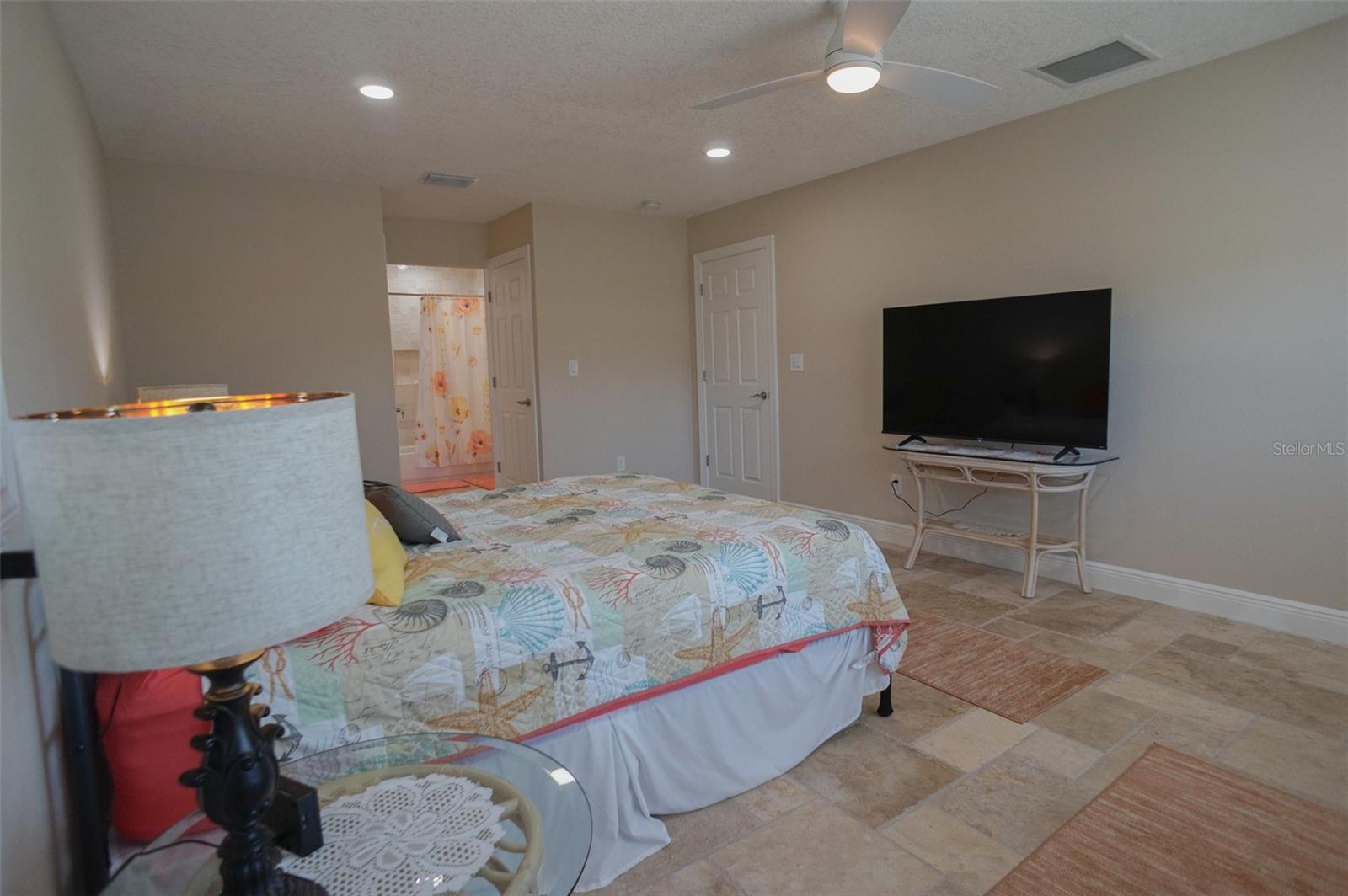 MANDALAY SUB - Residential Lease