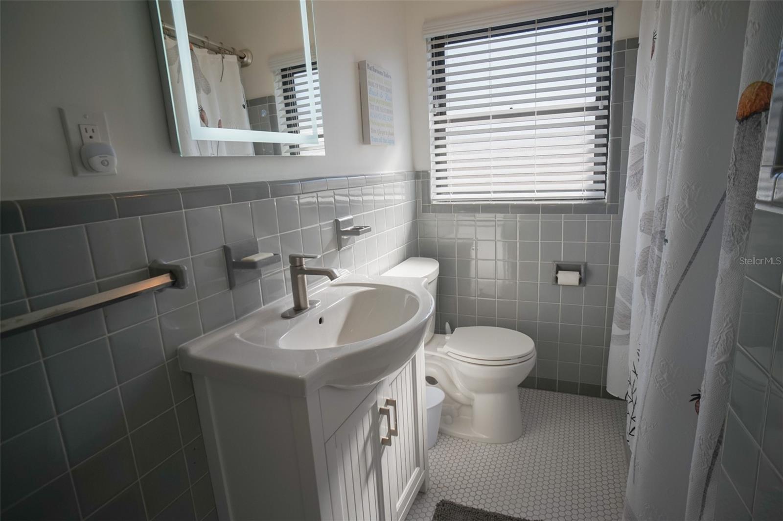 MANDALAY SUB - Residential Lease