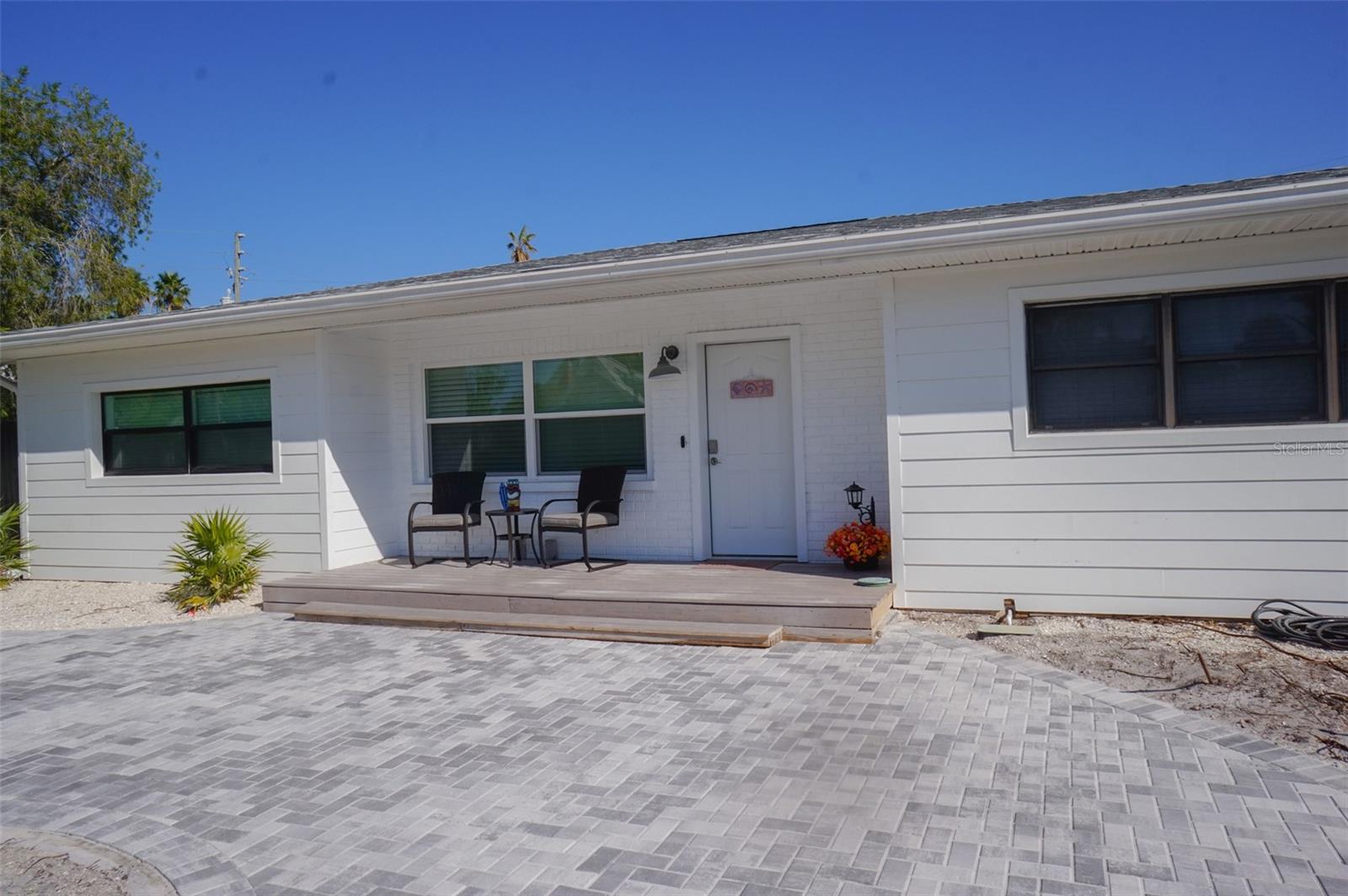 MANDALAY SUB - Residential Lease