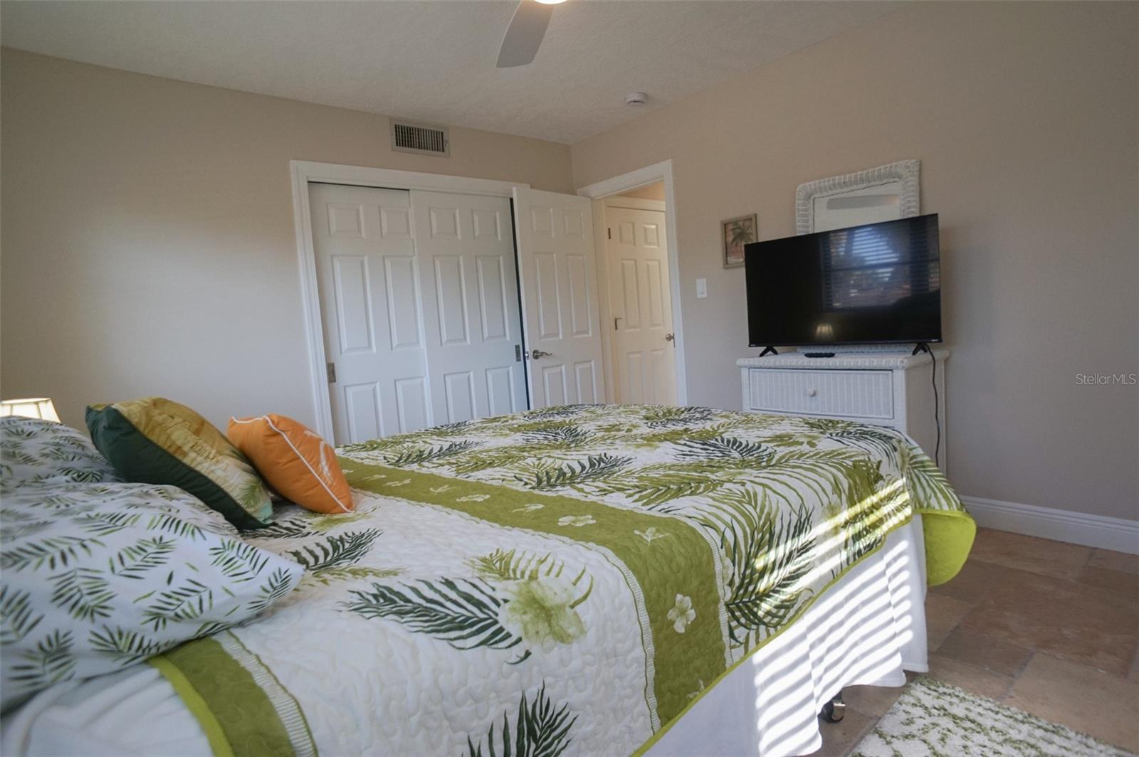 MANDALAY SUB - Residential Lease