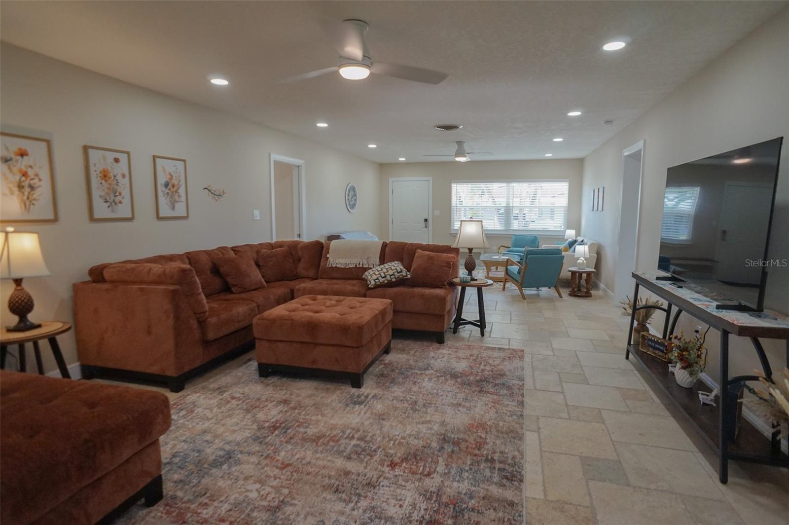 MANDALAY SUB - Residential Lease