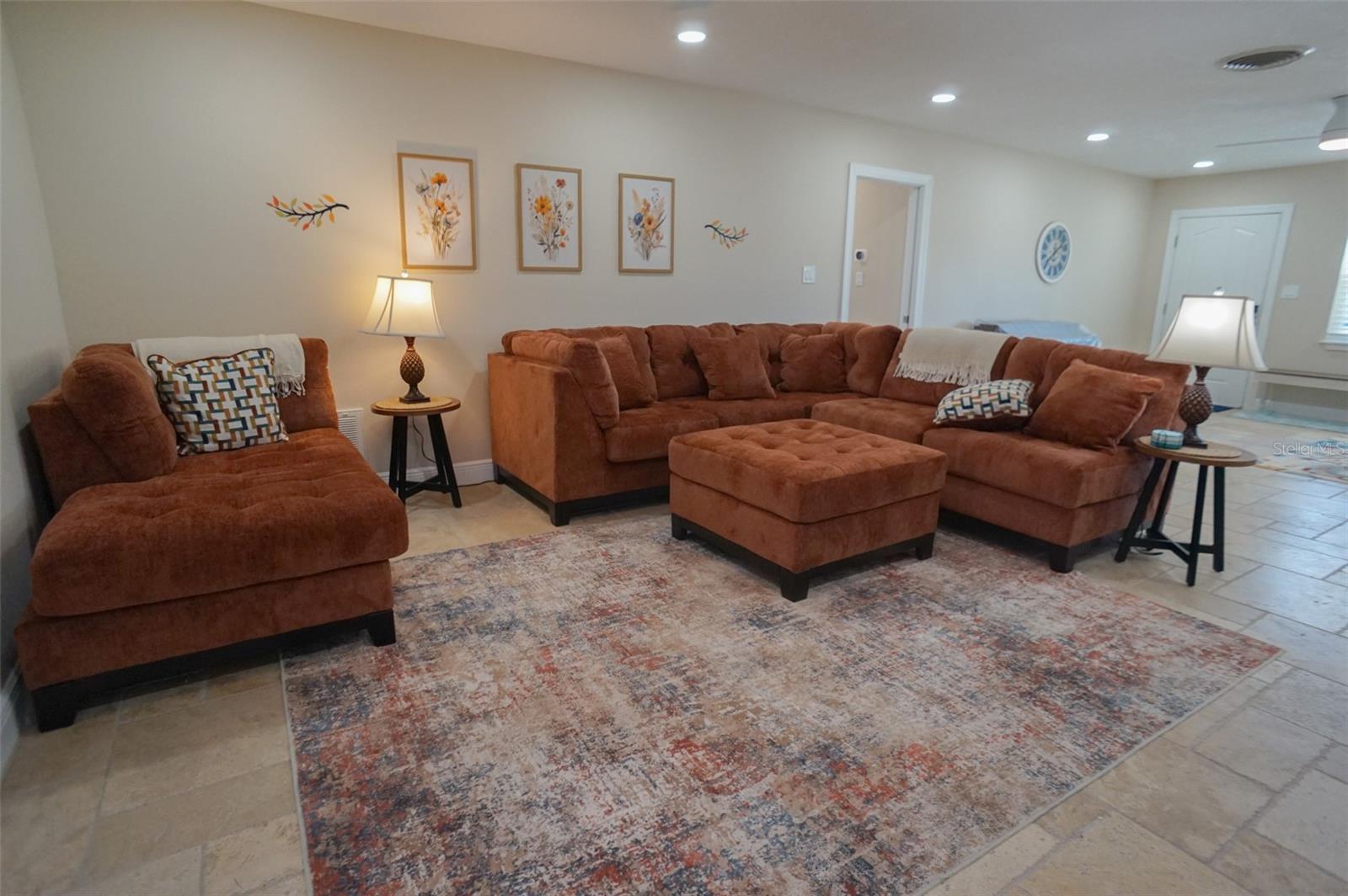 MANDALAY SUB - Residential Lease