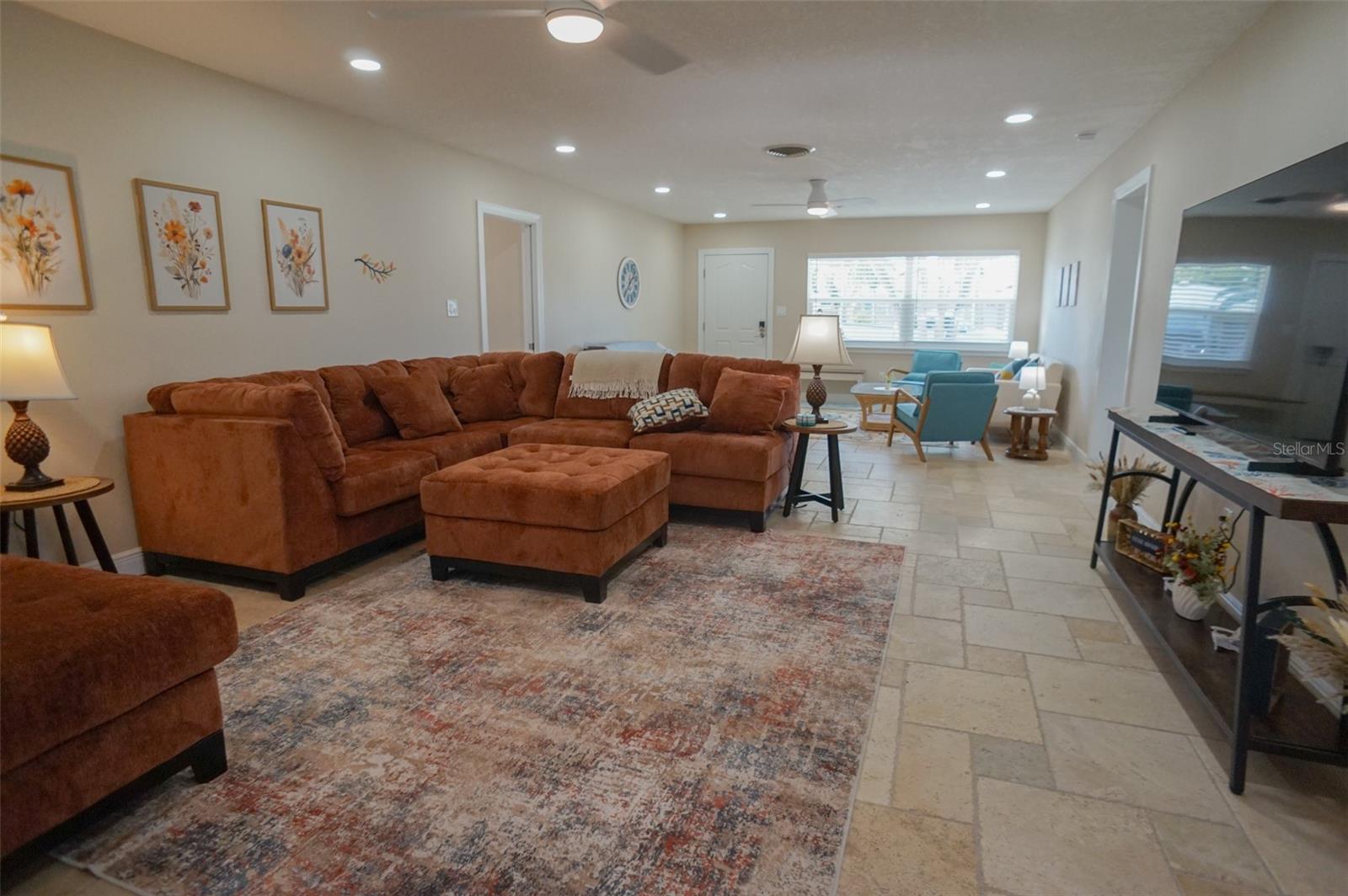 MANDALAY SUB - Residential Lease