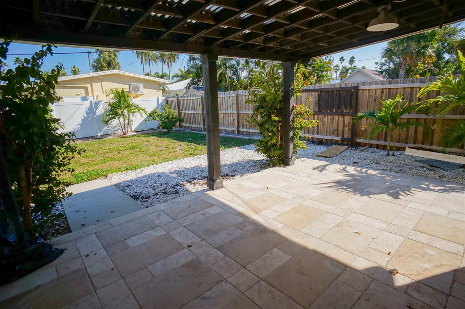 MANDALAY SUB - Residential Lease