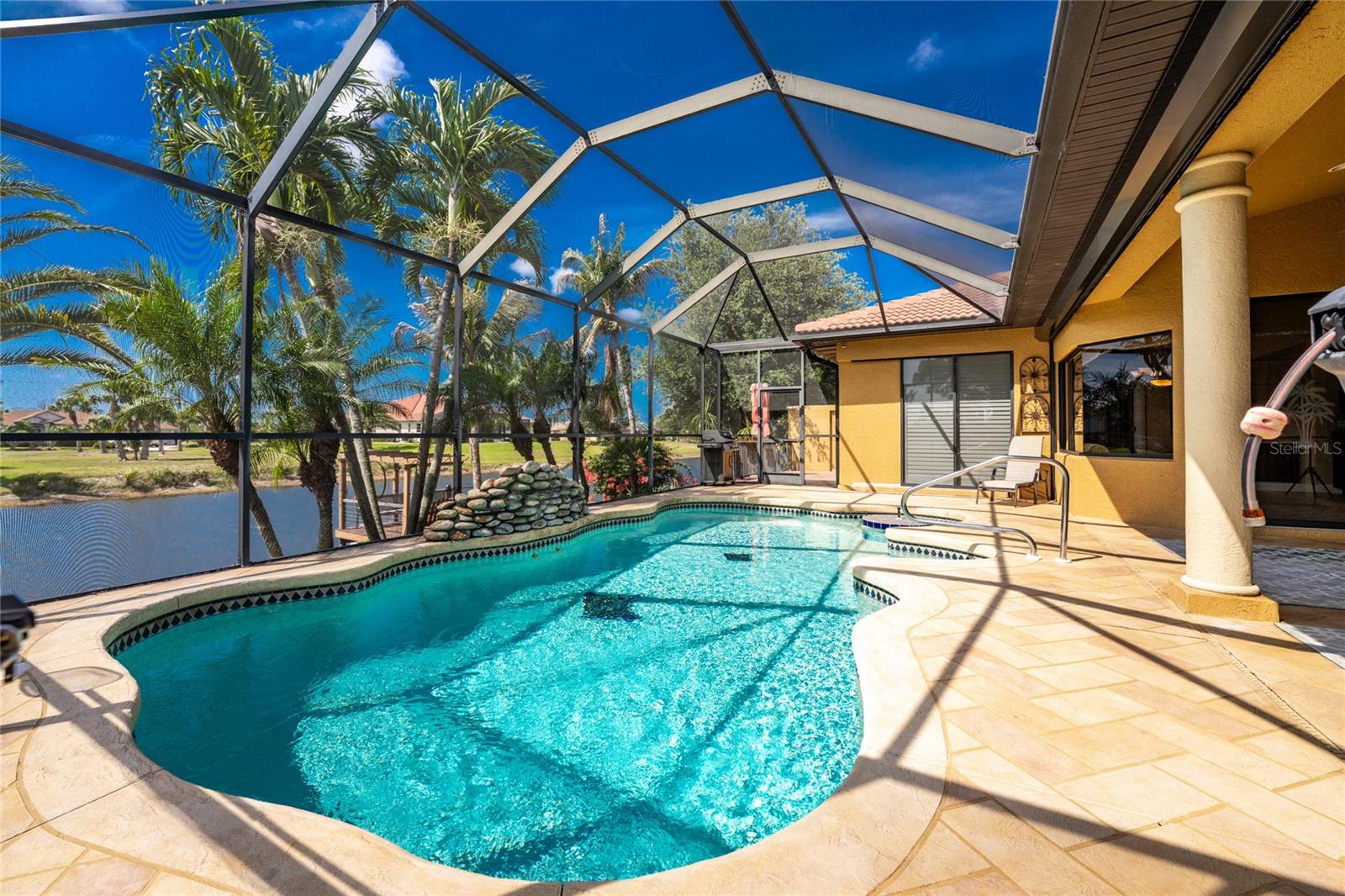 ROTONDA WEST PINE VALLEY - Residential