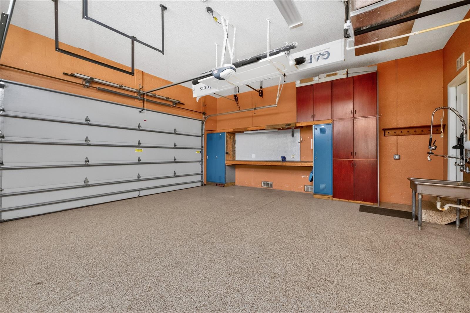 ROTONDA WEST PINE VALLEY - Residential