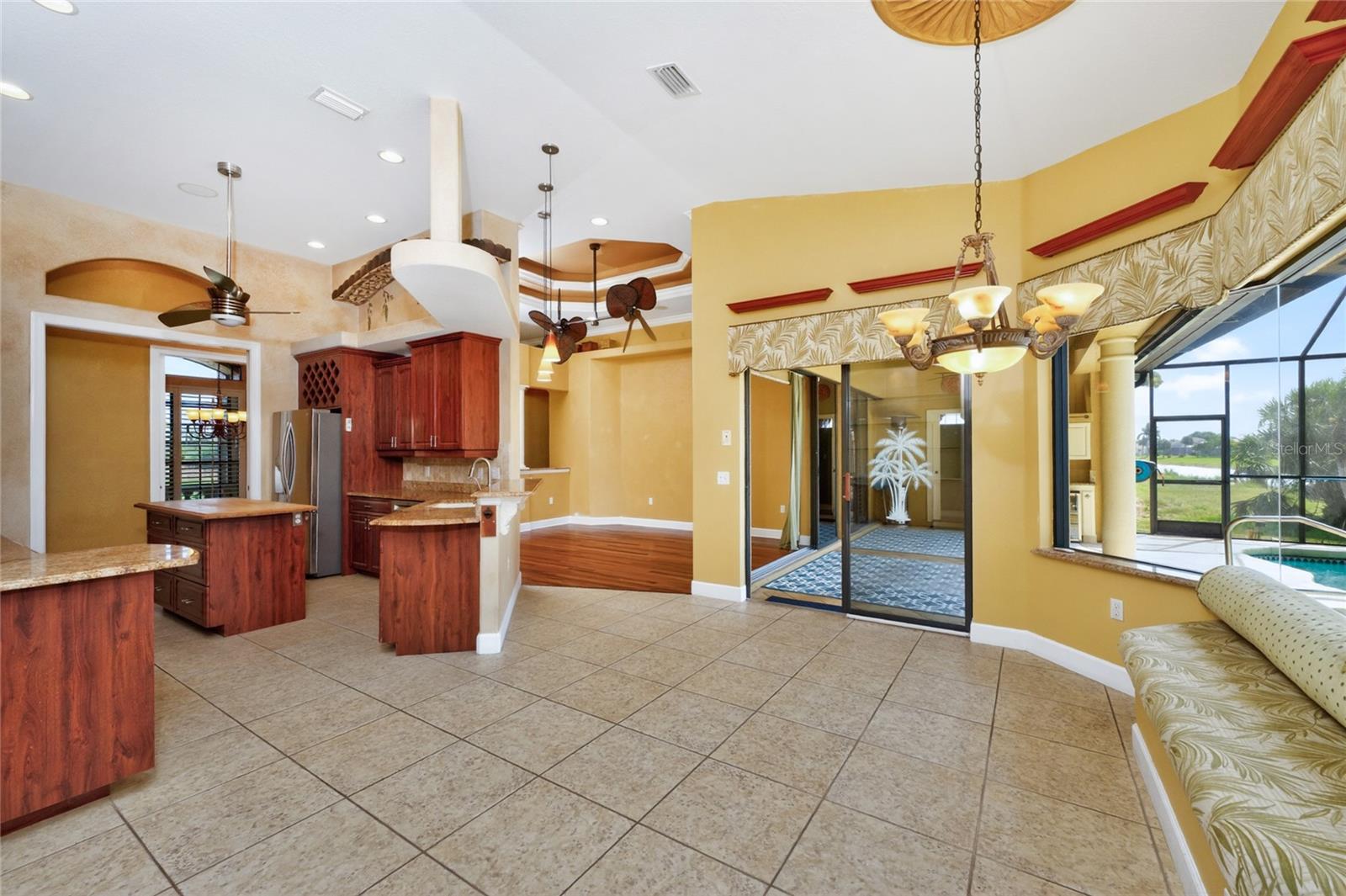 ROTONDA WEST PINE VALLEY - Residential