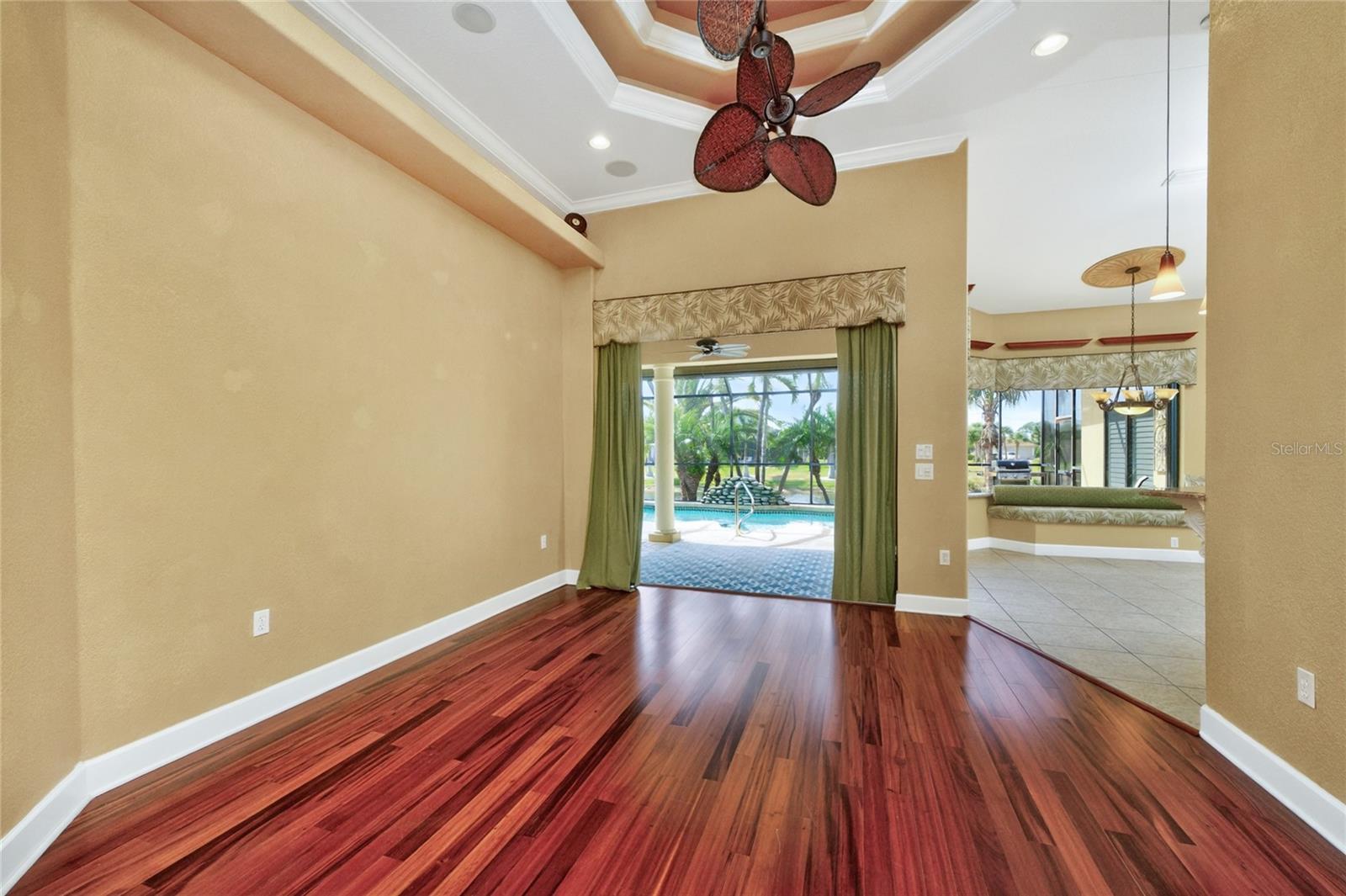 ROTONDA WEST PINE VALLEY - Residential