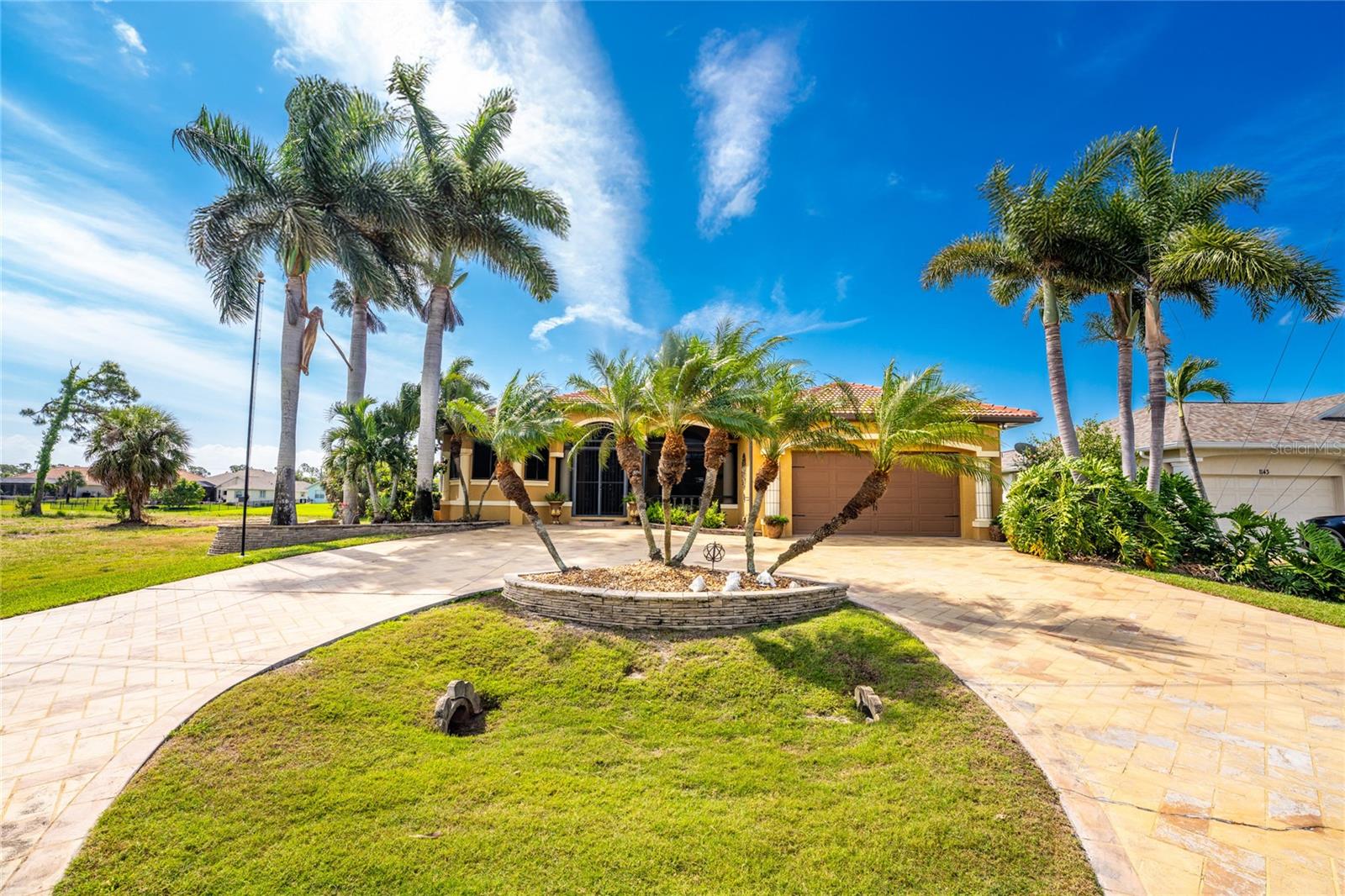 ROTONDA WEST PINE VALLEY - Residential