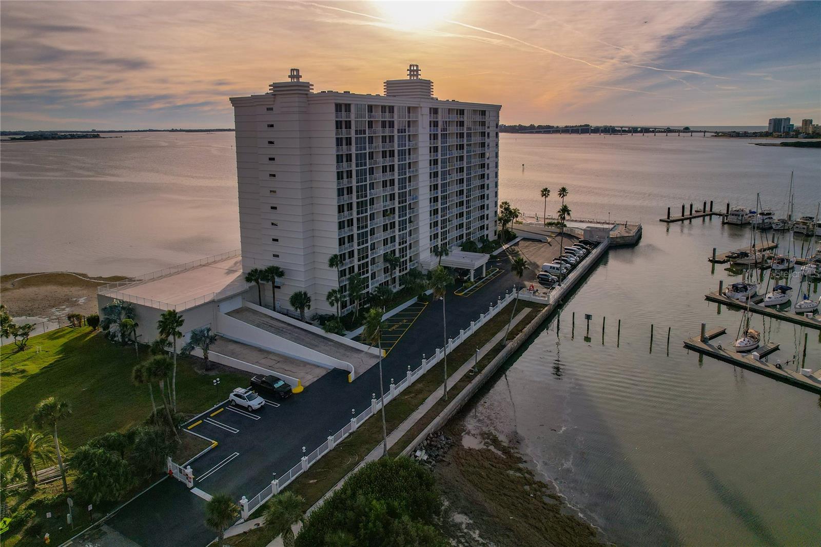 PIERCE 100 CONDO - Residential