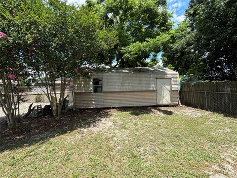 A home in WINTER HAVEN