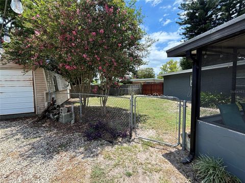 A home in WINTER HAVEN