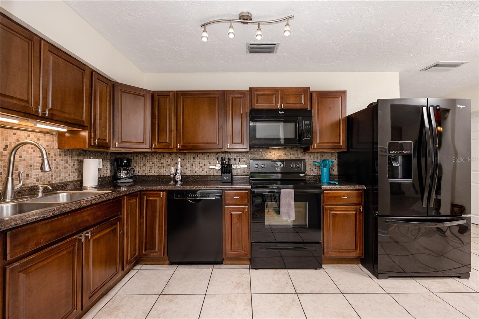 ORANGE BLOSSOM RIDGE - Residential Lease