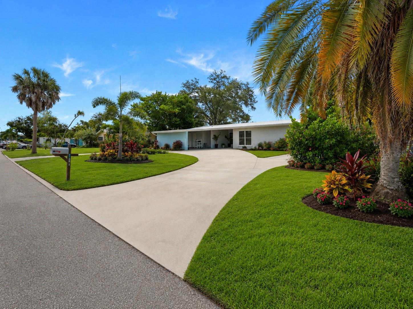 138 HOLLY AVENUE, SARASOTA, FL, 34243 2 138 HOLLY AVENUE