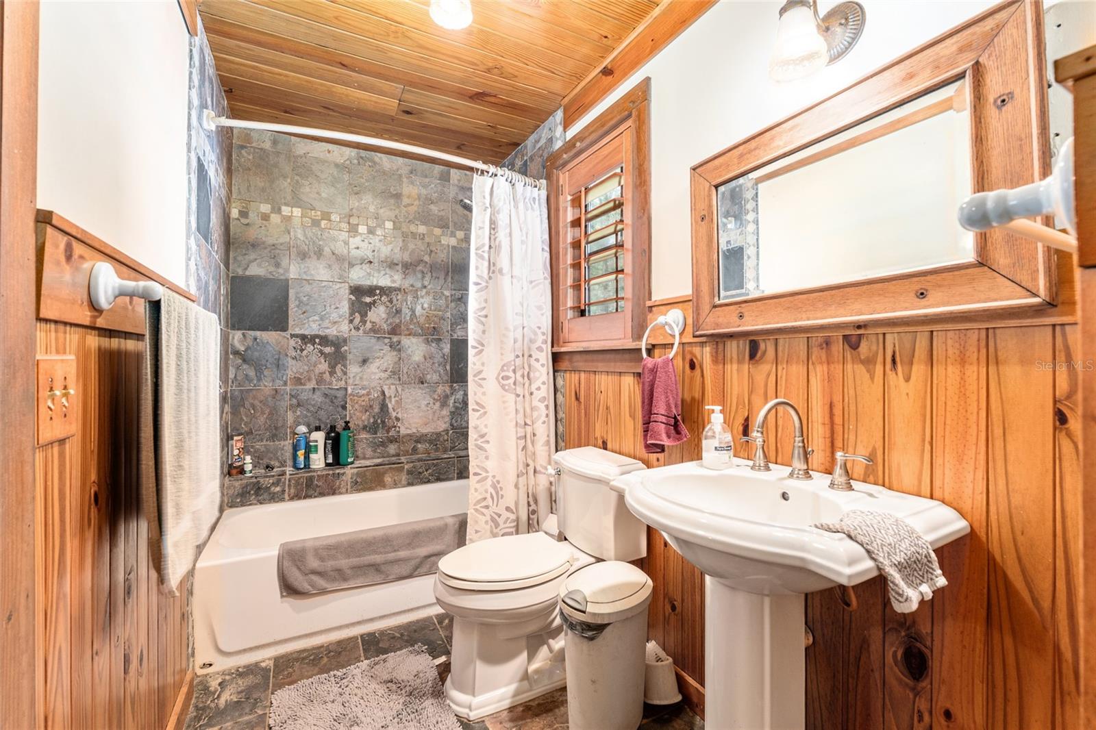 RED OAK FOREST - Residential