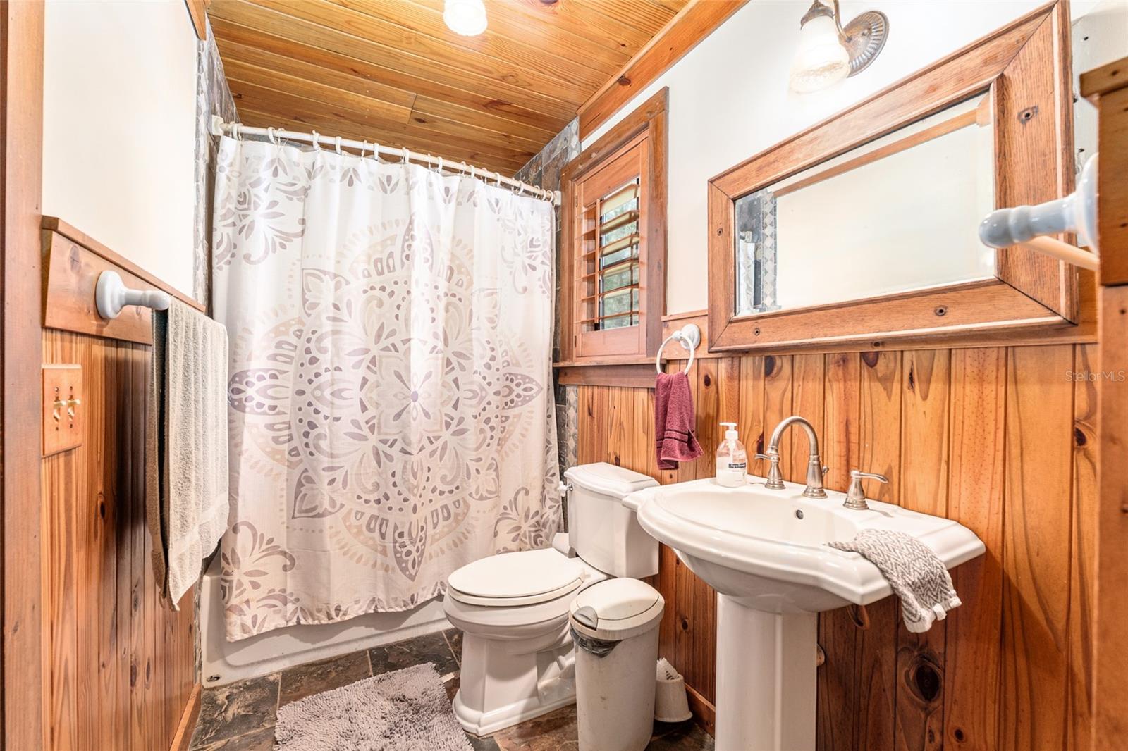 RED OAK FOREST - Residential