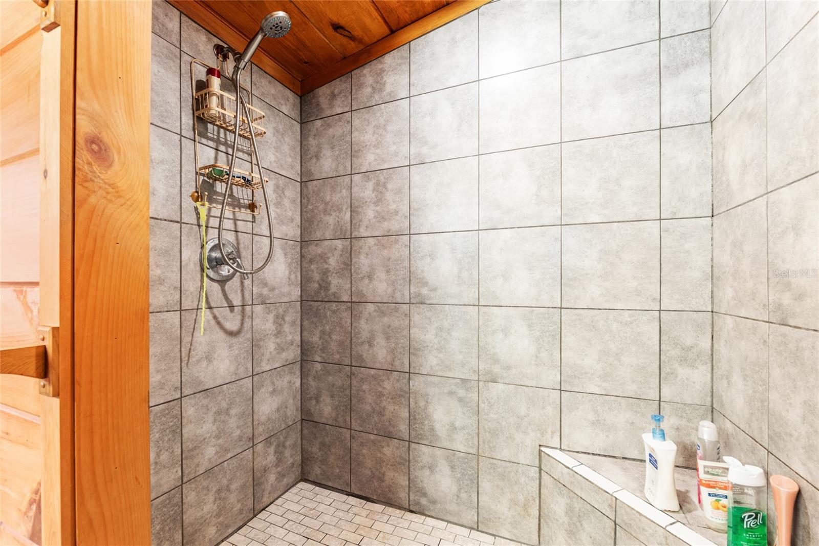 RED OAK FOREST - Residential