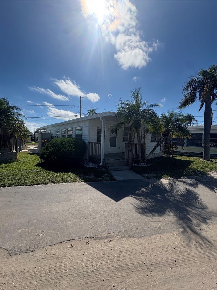 LAKE SEMINOLE ESTATES MOBILE HOME PARK - Residential