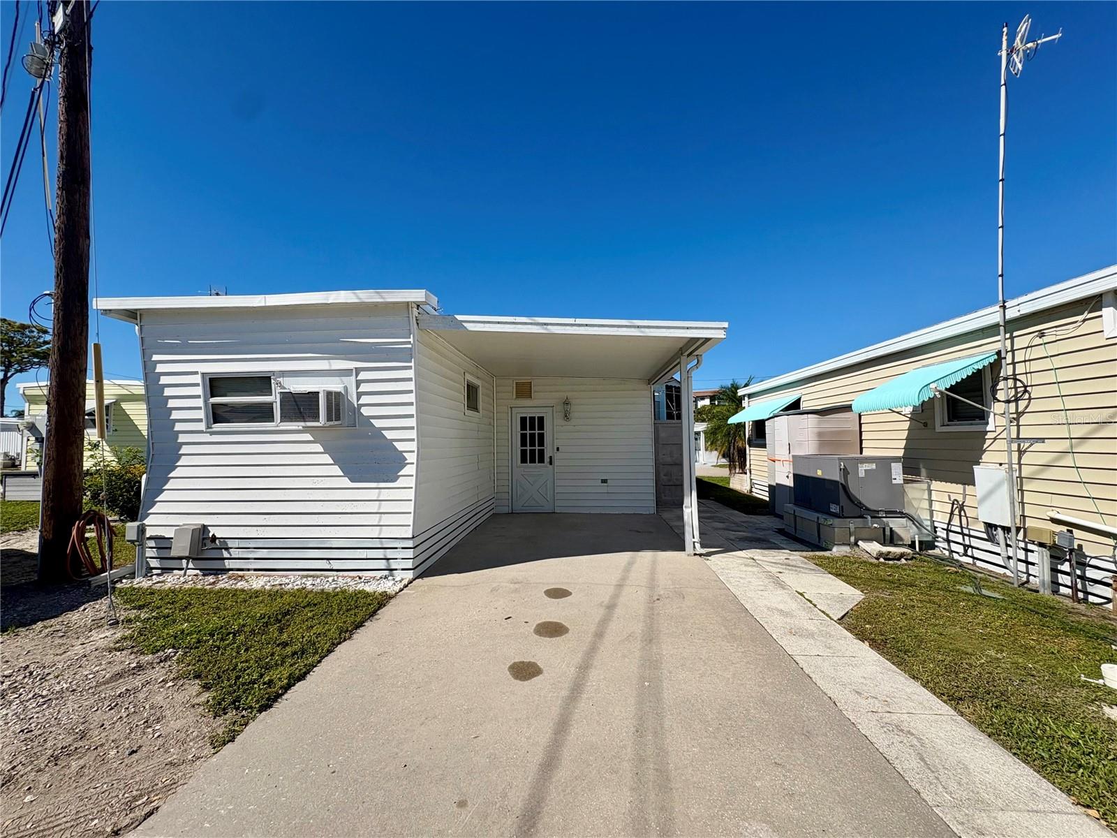 LAKE SEMINOLE ESTATES MOBILE HOME PARK - Residential