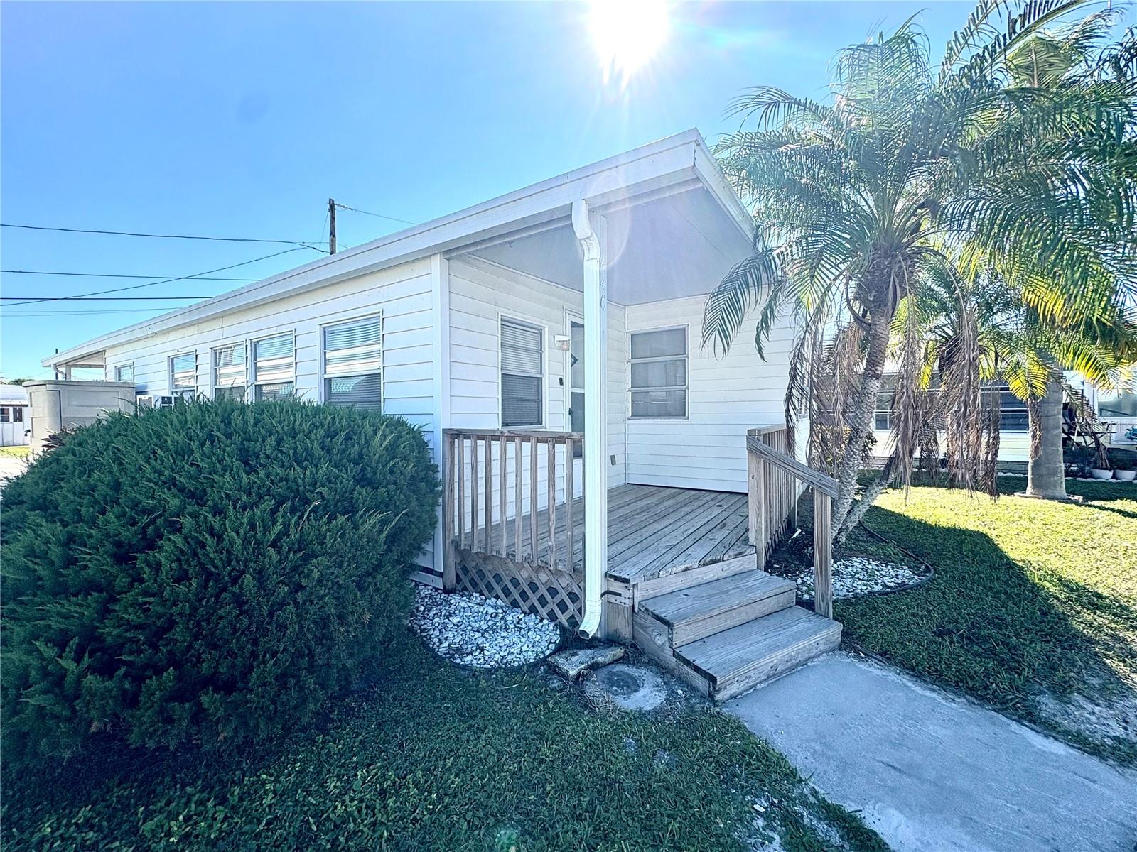 LAKE SEMINOLE ESTATES MOBILE HOME PARK - Residential