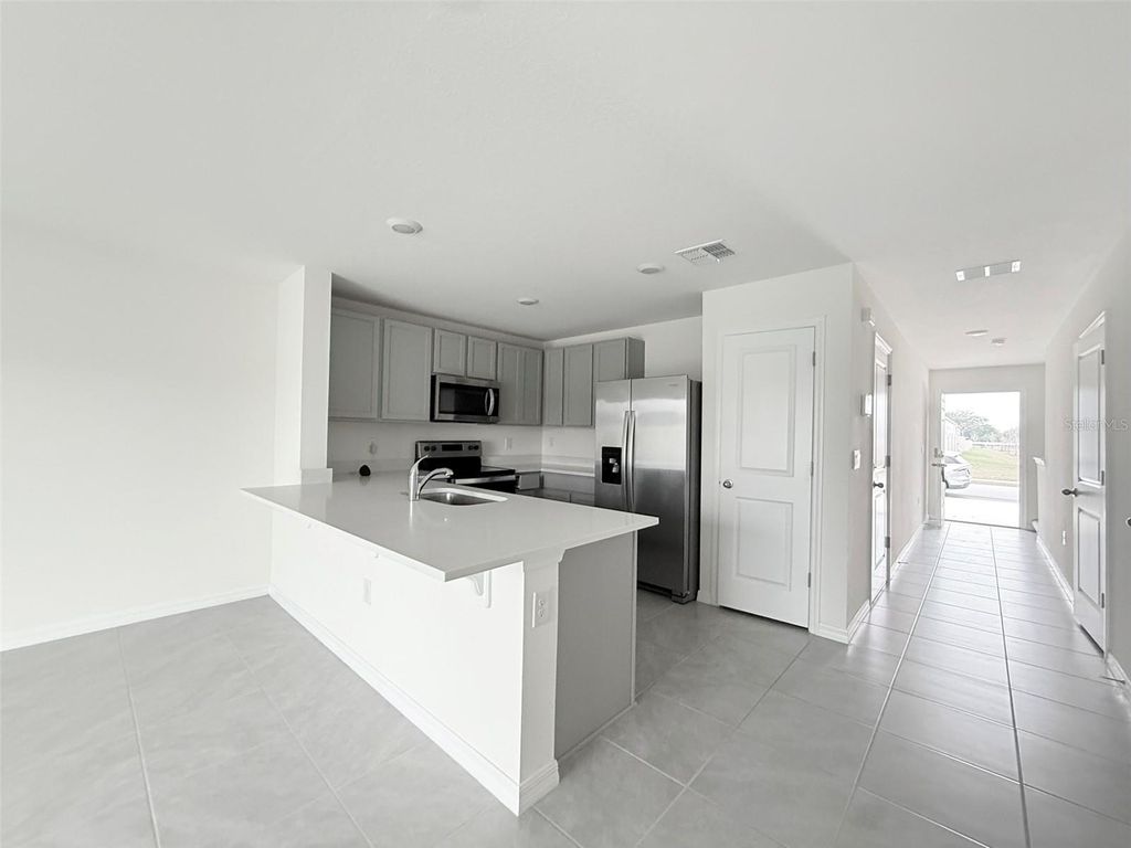 Photo of 8220 SW 67th Avenue, Ocala, FL 34476 (MLS # OM714688)