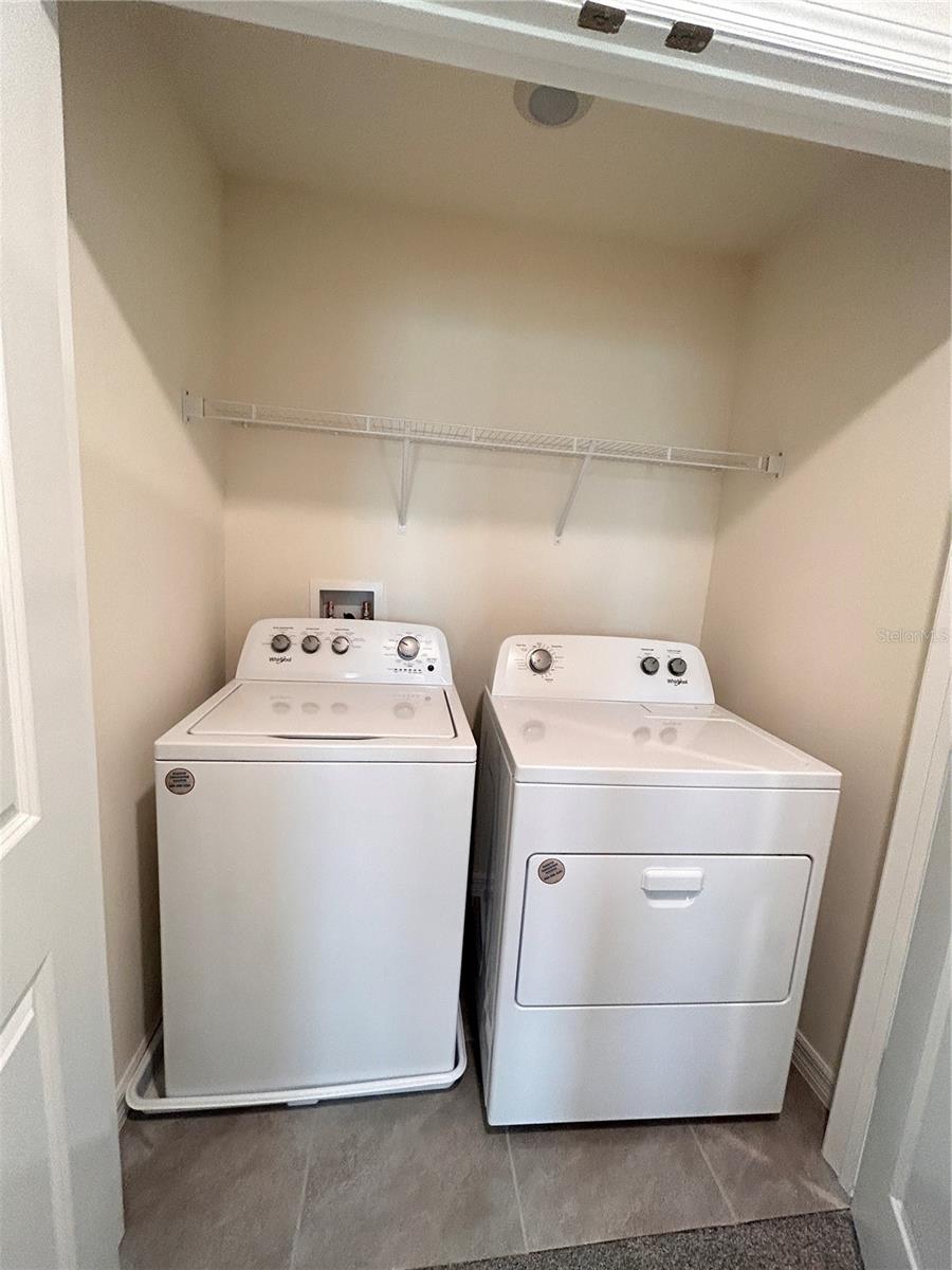 THE TOWNS AT LAUREL COMMONS - Residential Lease