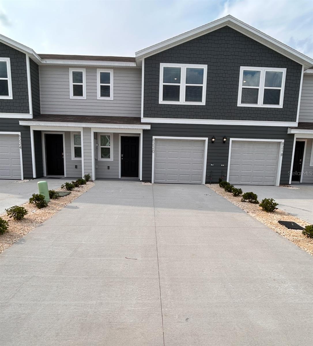 THE TOWNS AT LAUREL COMMONS - Residential Lease