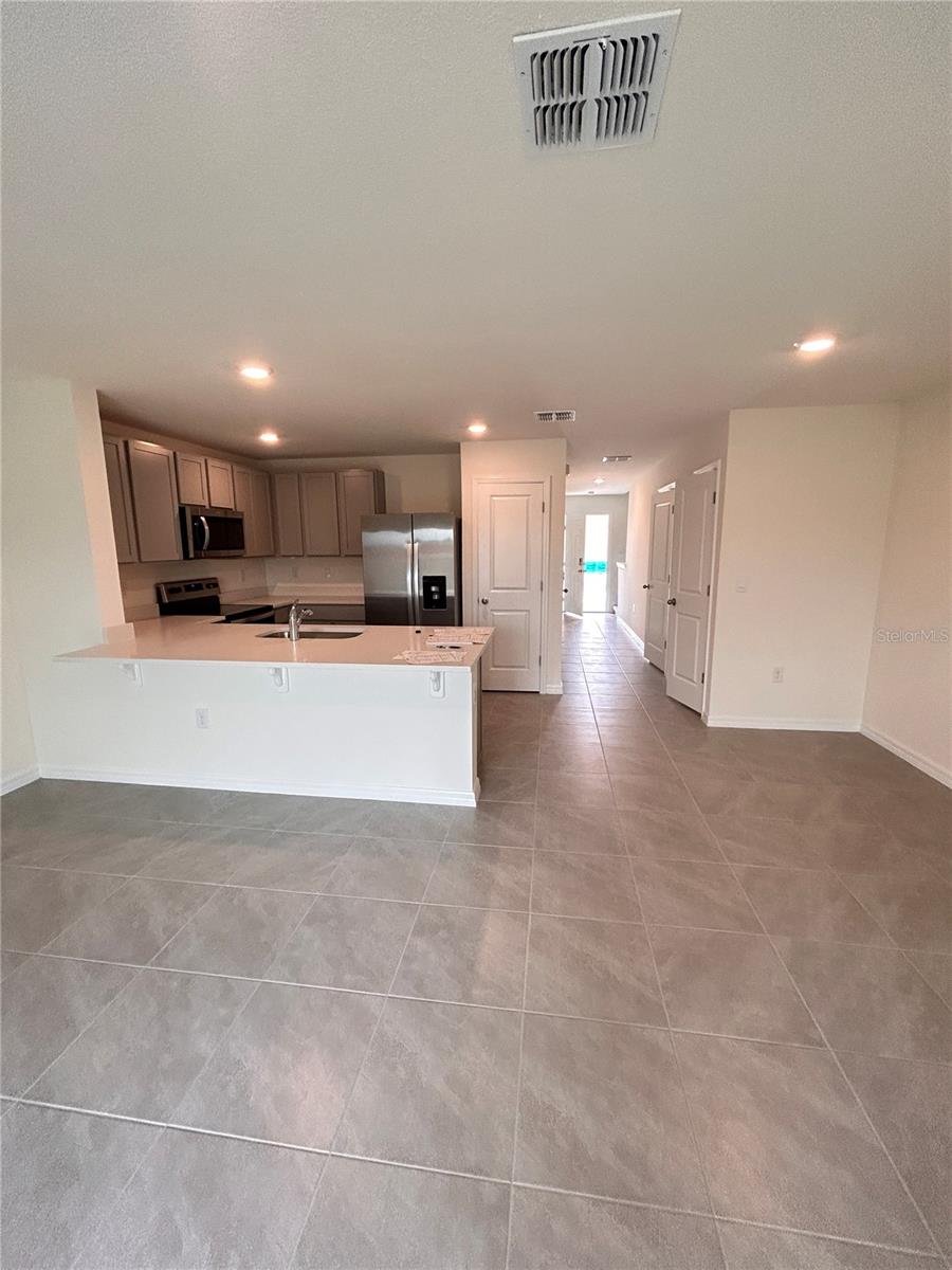 THE TOWNS AT LAUREL COMMONS - Residential Lease